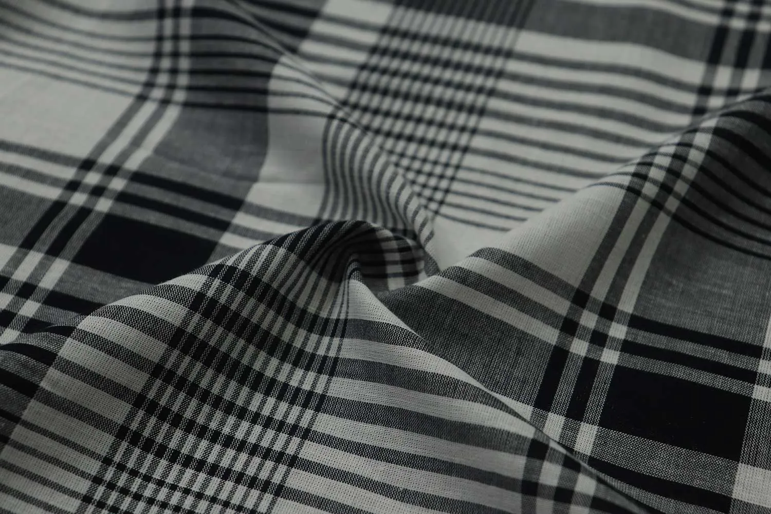 Black & White Checks Cotton Yarn Dyed Fabric