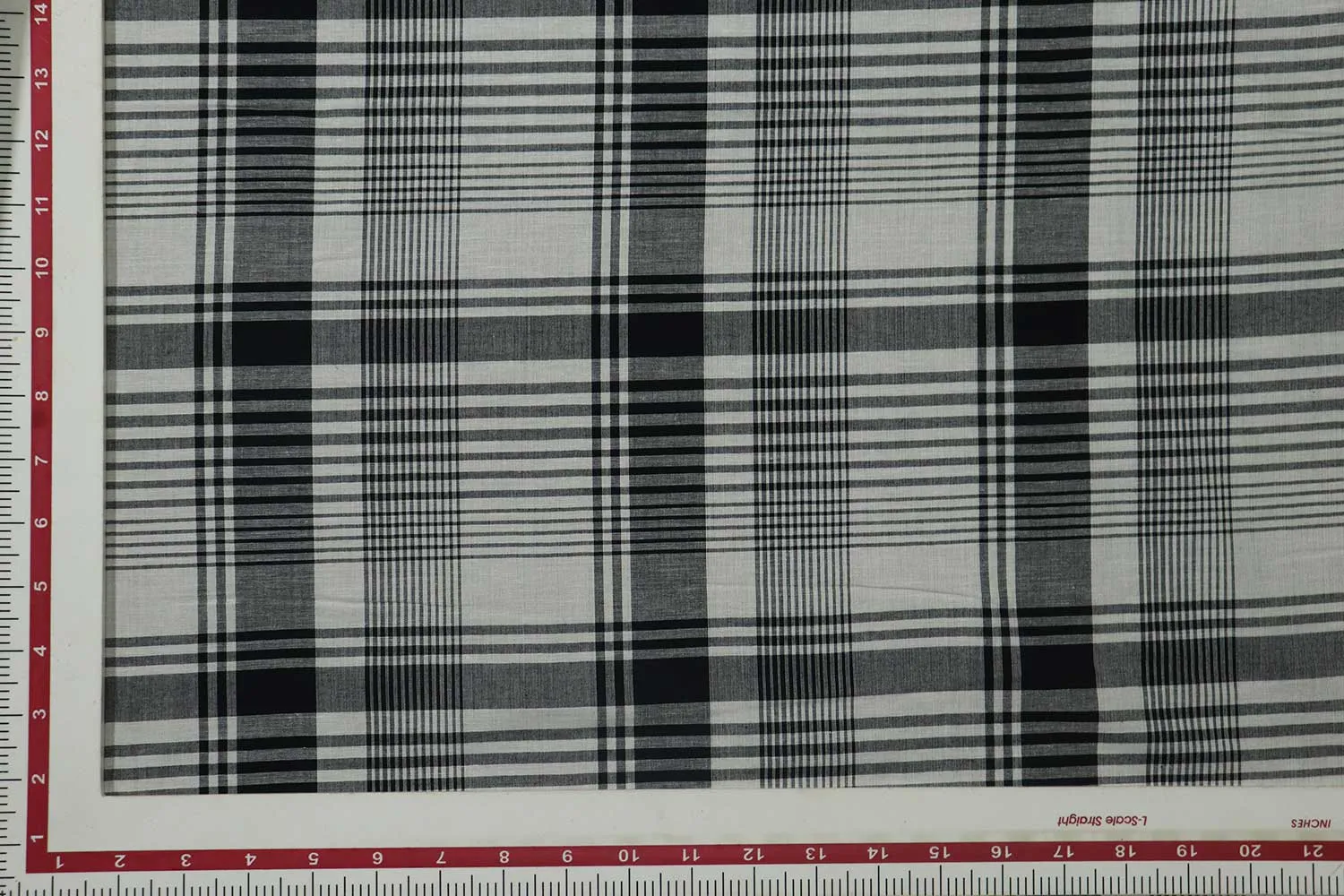 Black & White Checks Cotton Yarn Dyed Fabric