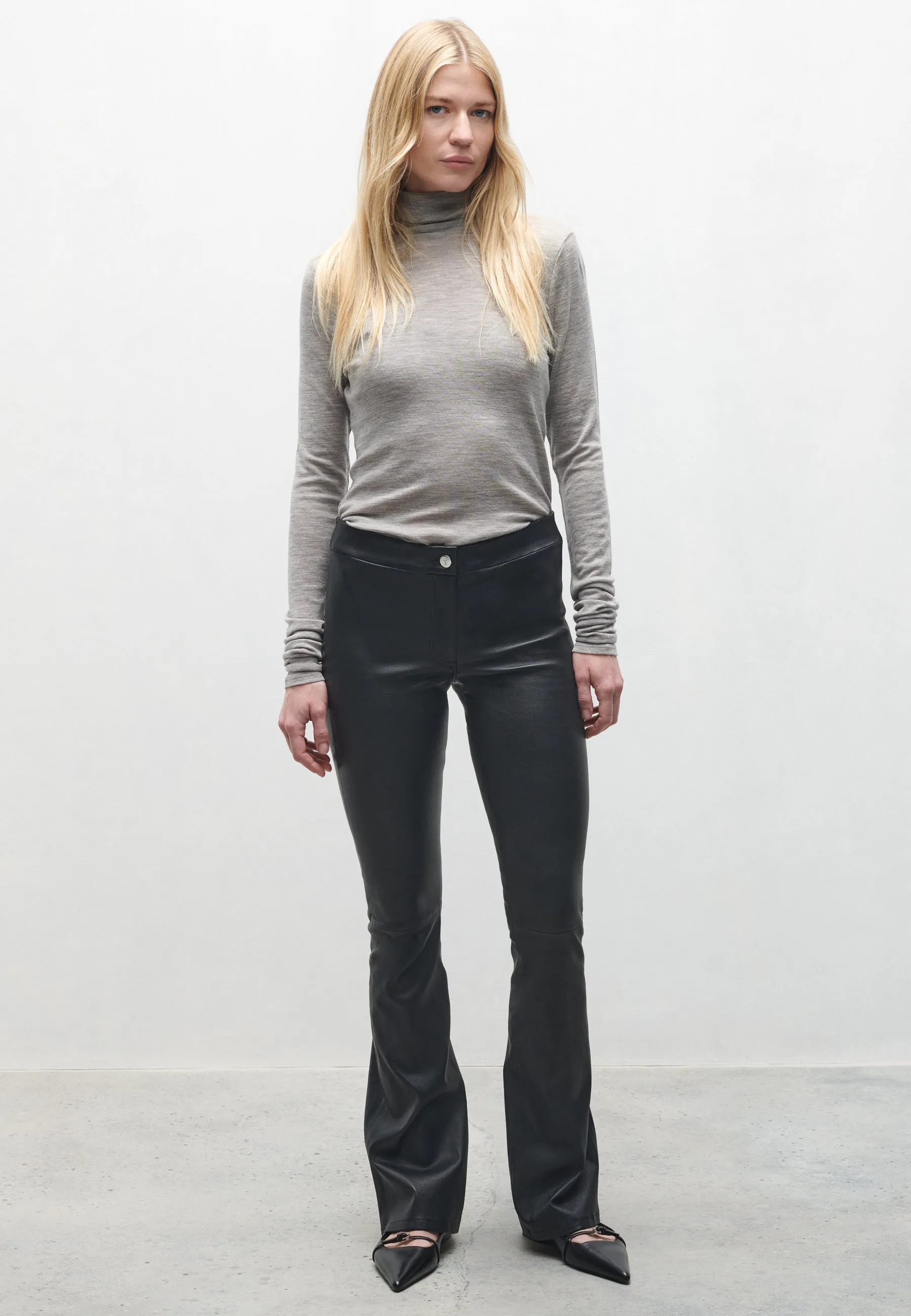 IZZY | Leather flared leggings