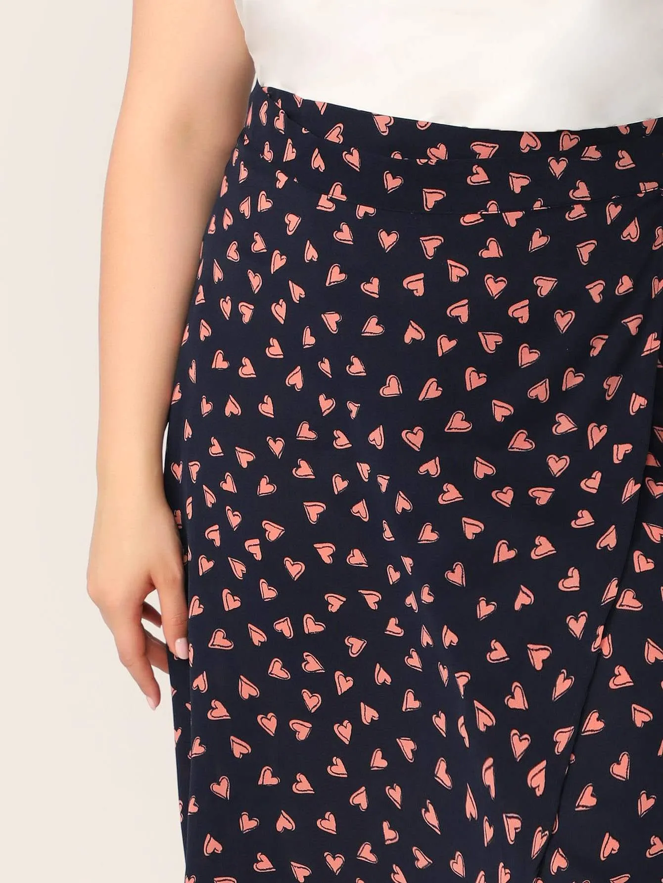 SHEIN Plus Heart Print Asymmetrical Hem Wrap Skirt